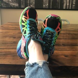 ASICS gel noose tri 9